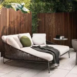 "Seashell Luxury Daybed"سرير استرخاء خارجي فاخر – مقاوم للعوامل الجوية