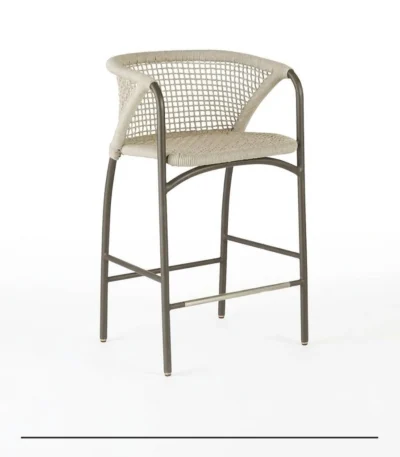 كرسي بار أرتيزان المغزول يدوياً – Artisan Hand-Woven Bar Chair